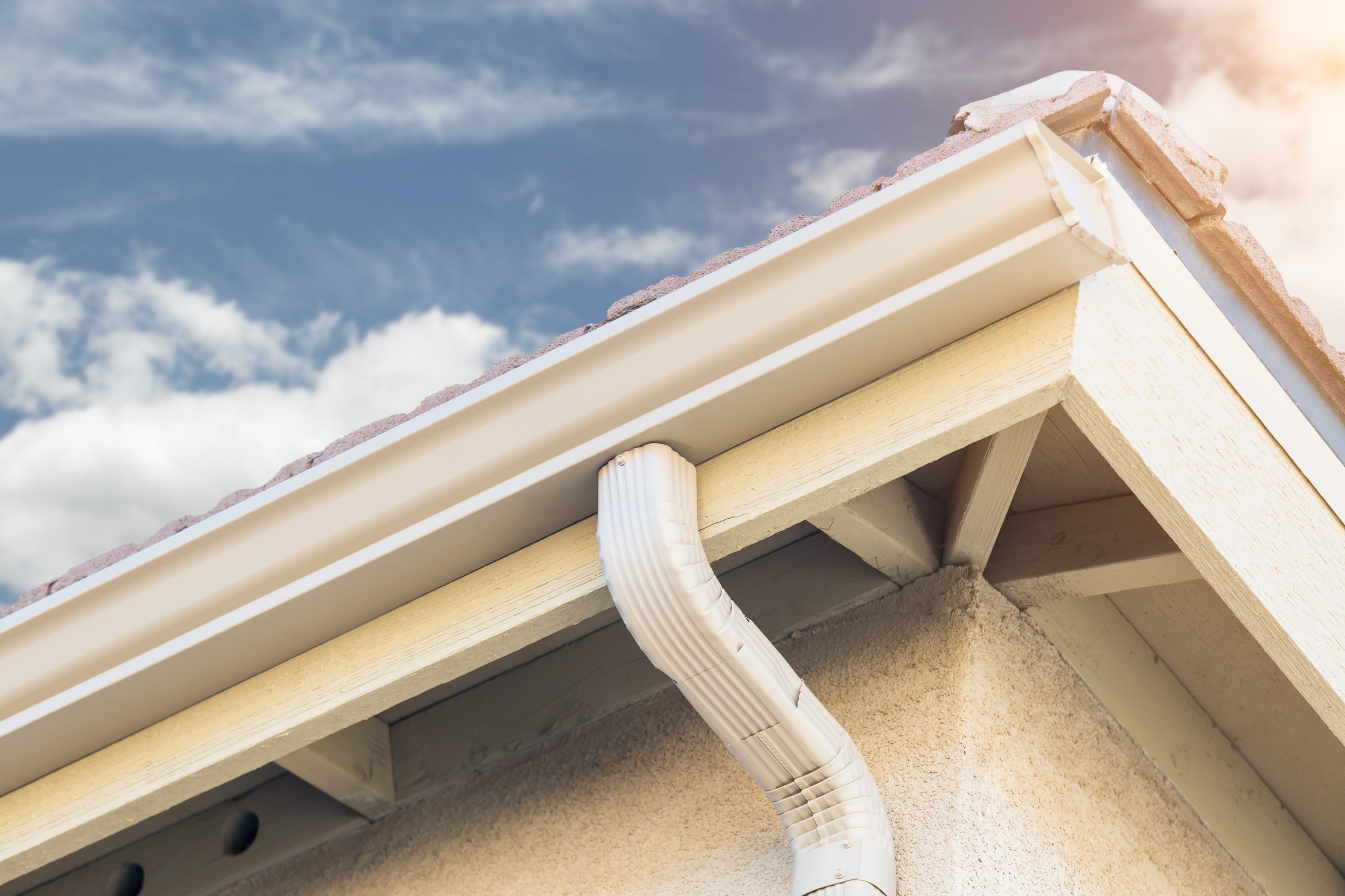 Five Signs of Rain Gutter Replacement